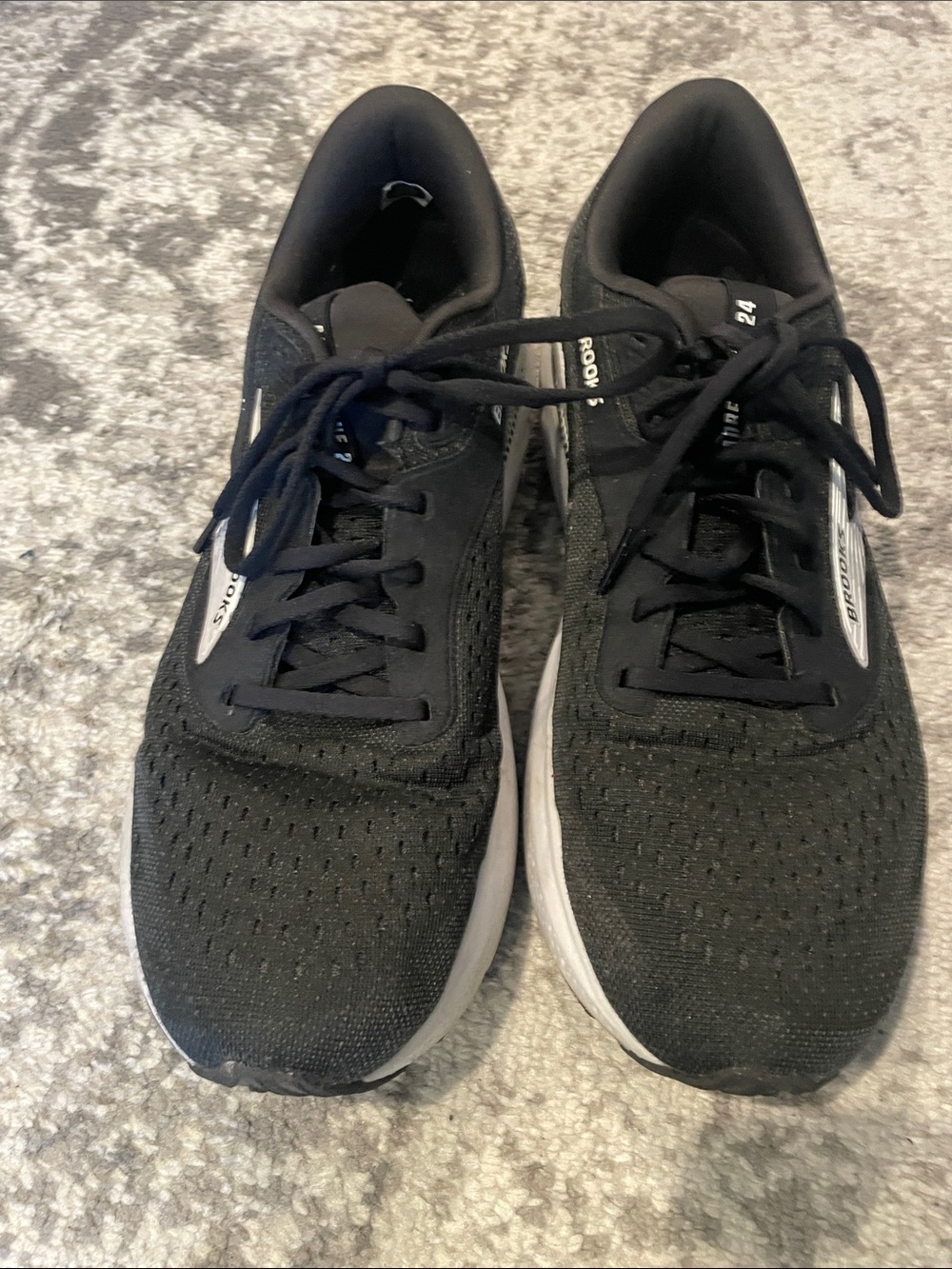 Brooks Mens Black & White Running Shoes 11 1/2M